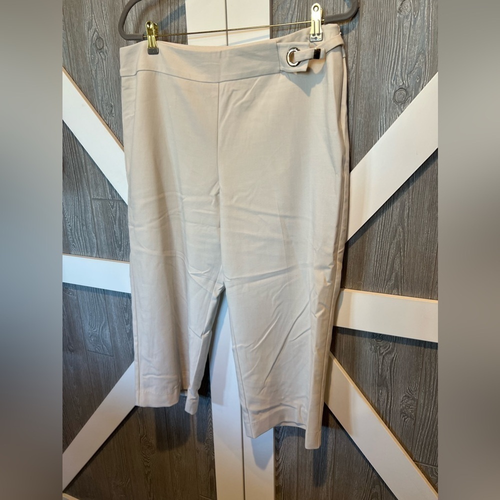 010. Chico’s Cream Petite Cropped Dress Pants 2.5 - Picture 2 of 7